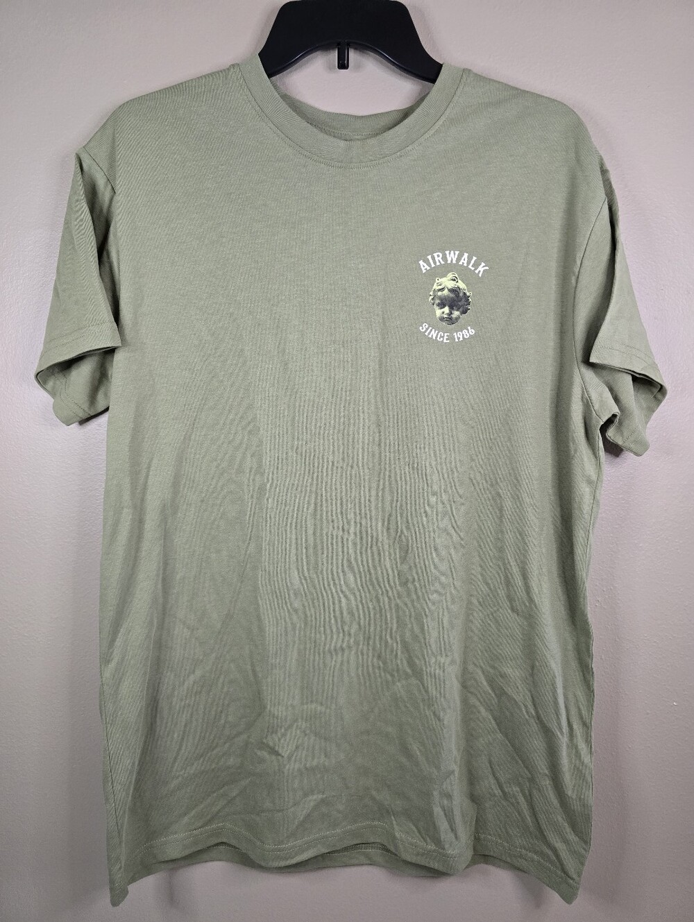 Airwalk Men's Sage Green Short Sleeve T-Shirt With Chest Graphic Size Small